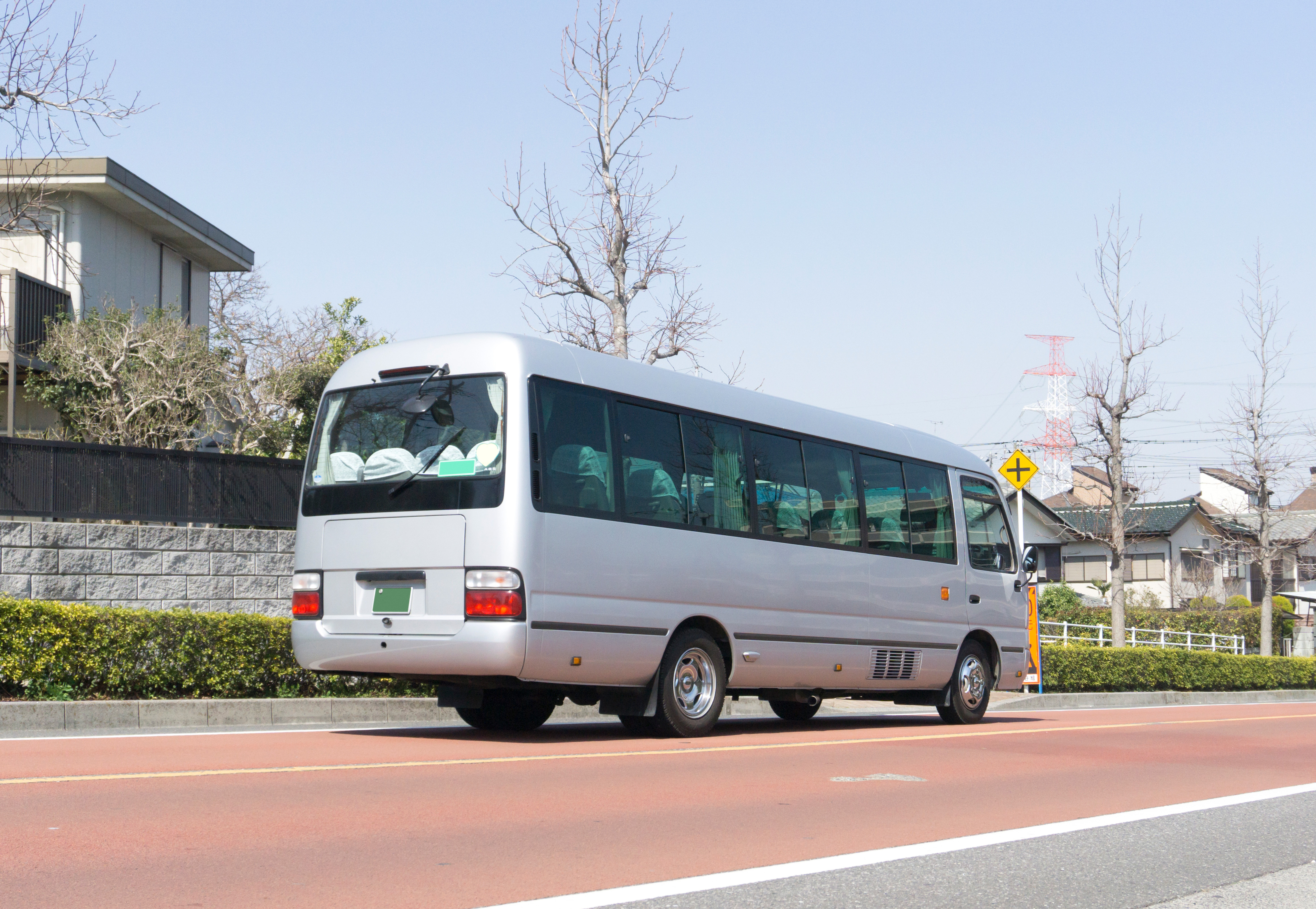 マイクロバスの新車 中古車 レンタル料金 必要な運転免許について解説 中古トラック販売のステアリンク